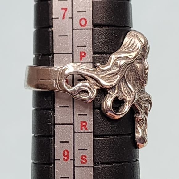 Vintage Art Nouveau Sterling Lady Ring - Picture 5 of 5
